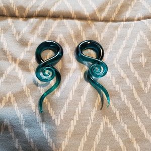 Set of size 2 gauges